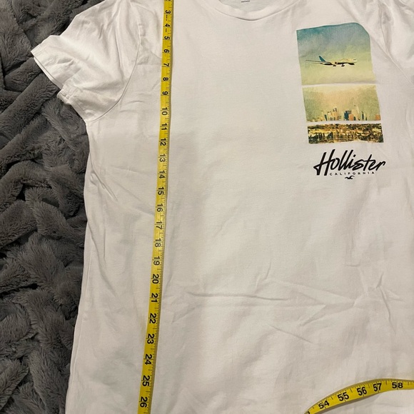 2/$15 Hollister California White T-Shirt Size Large - Picture 8 of 8